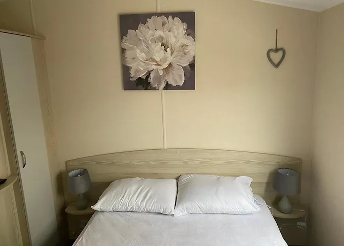 Haggerston Castle 6 Berth Caravan - Lakefield 115