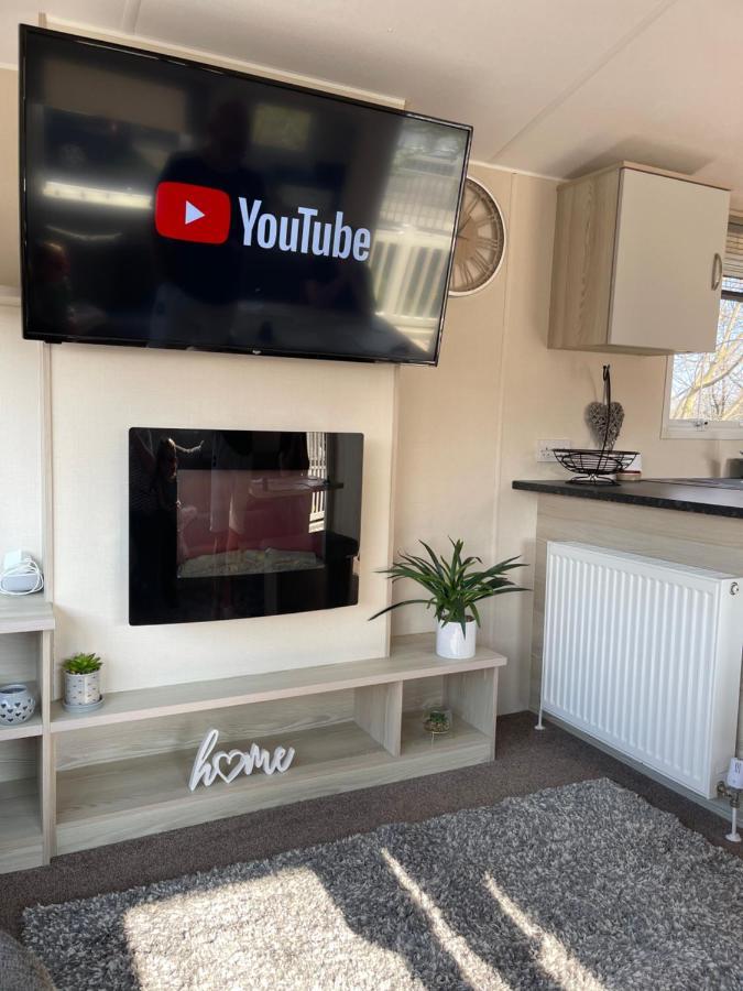 Haggerston Castle 6 Berth Caravan - Lakefield 115 * Cheswick (Northumberland)